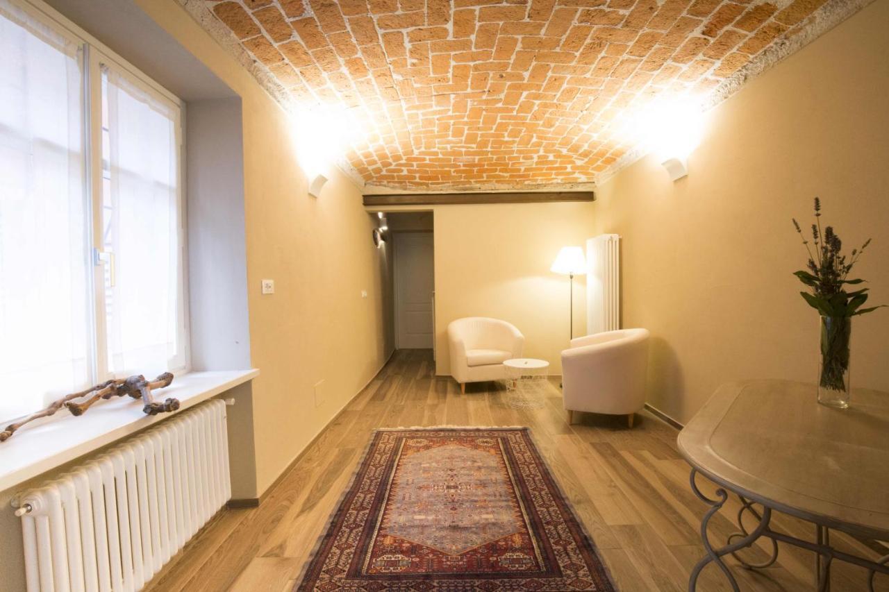 Bed and Breakfast Dimora Della Rocca Костільйоле-д'Асті Екстер'єр фото